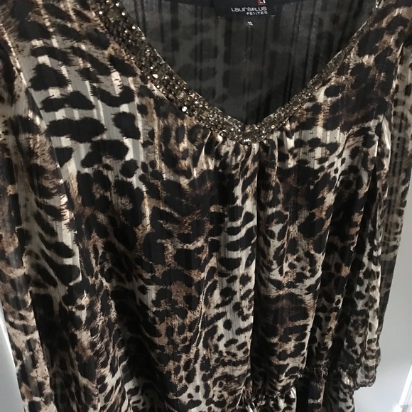 2/ $50 Beautiful animal print from Lauraplus petites - Picture 2 of 8